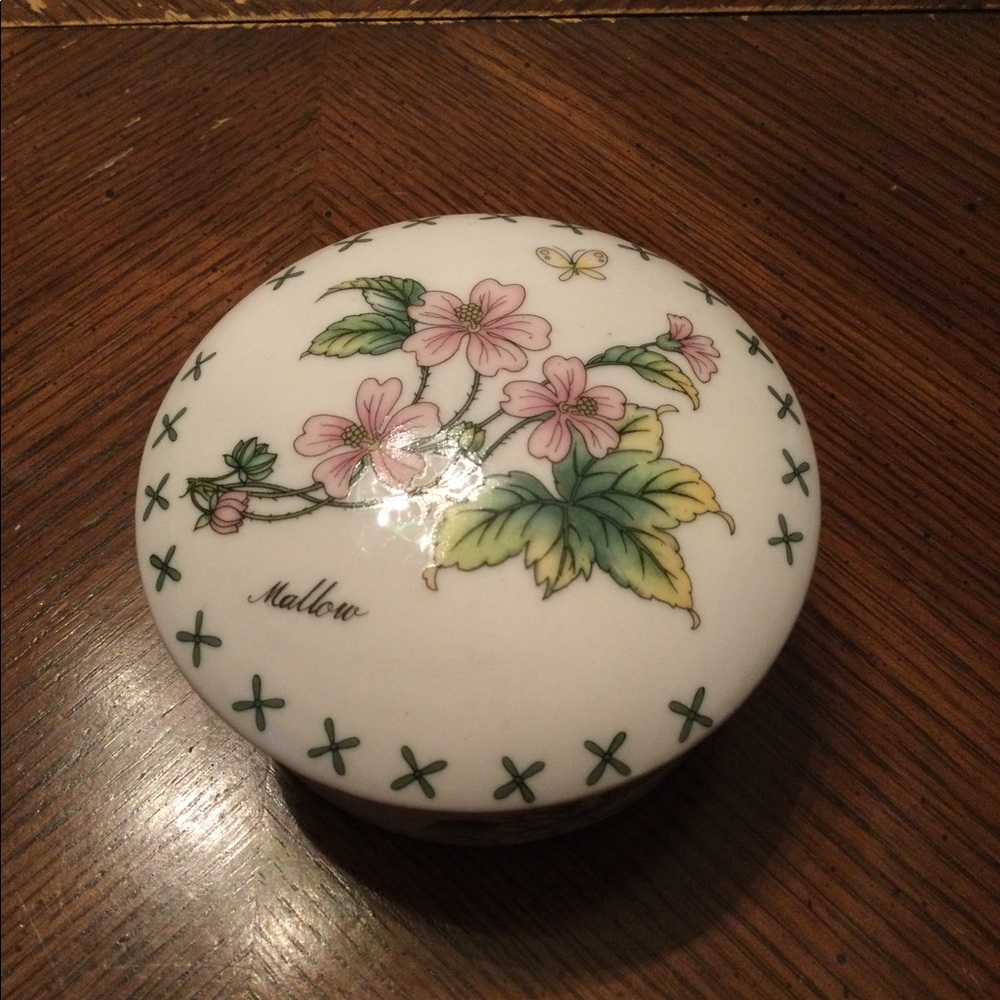 New In Box Studio Nova Trinket Box